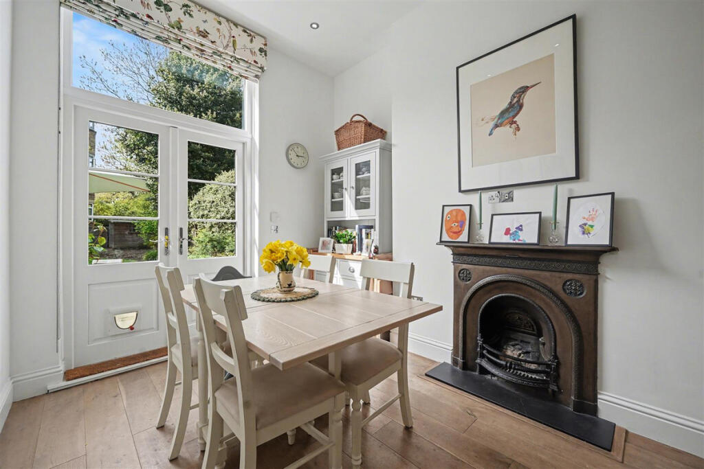 Apartment in London - View 4