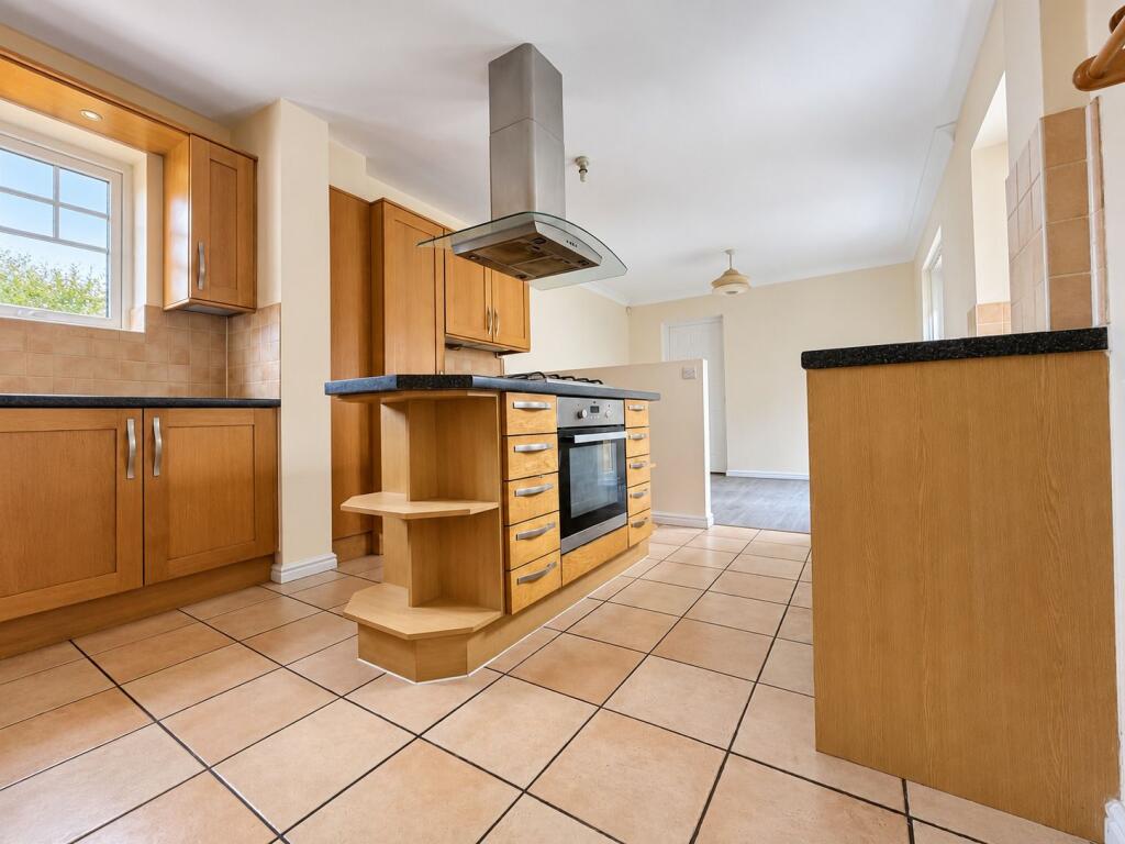 House in Dartford - More