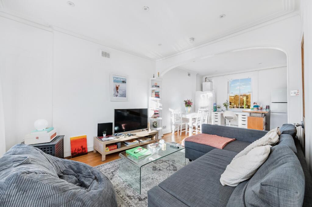 Apartment in London, Hammersmith - More