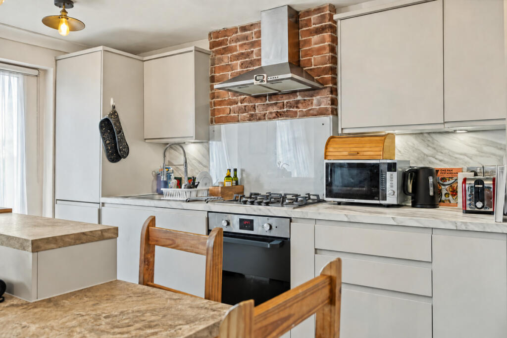 Apartment in London - View 5