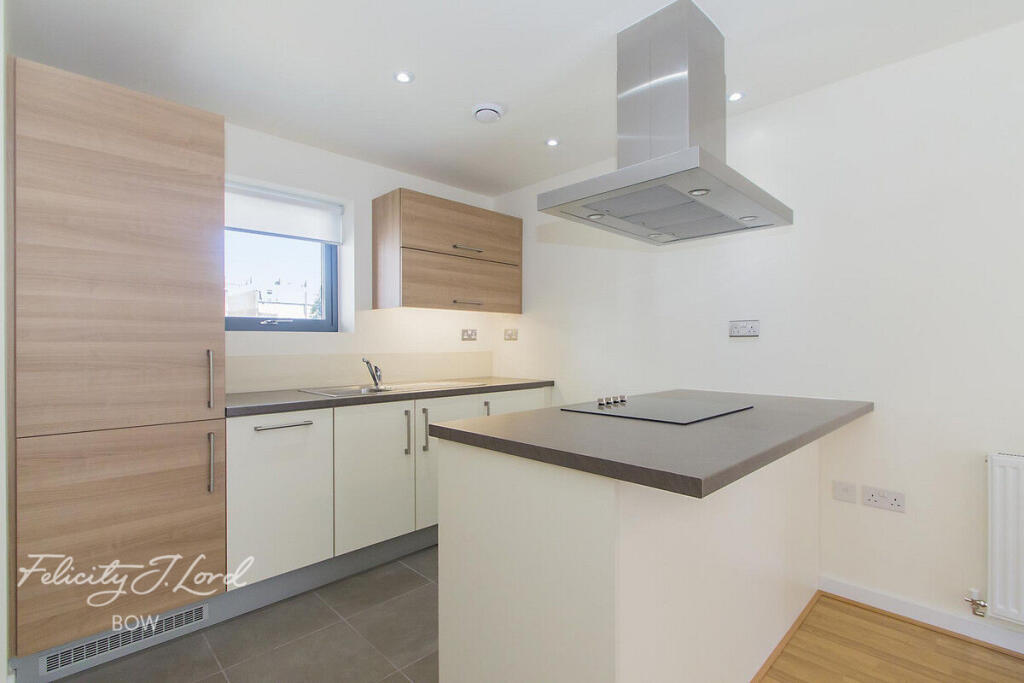 Main image of property: Bede Square, London