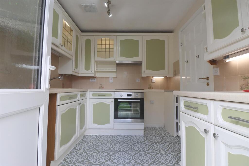 House in Burton Latimer - More