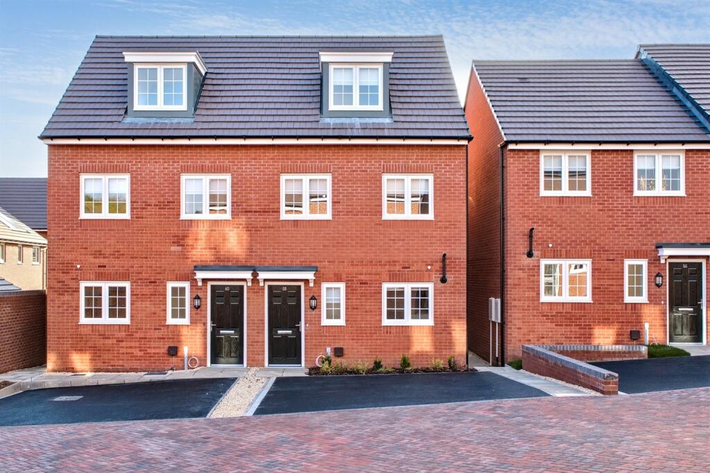 Main image of property: Gedling, 
Nottingham, 
NG4 4NF