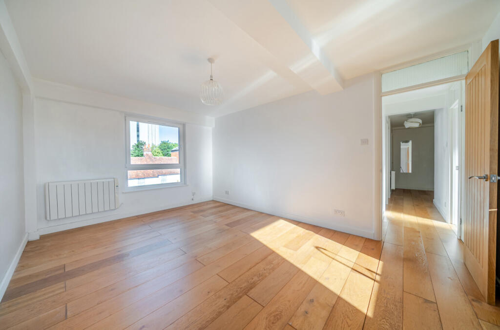 Apartment in Portsmouth - View 5