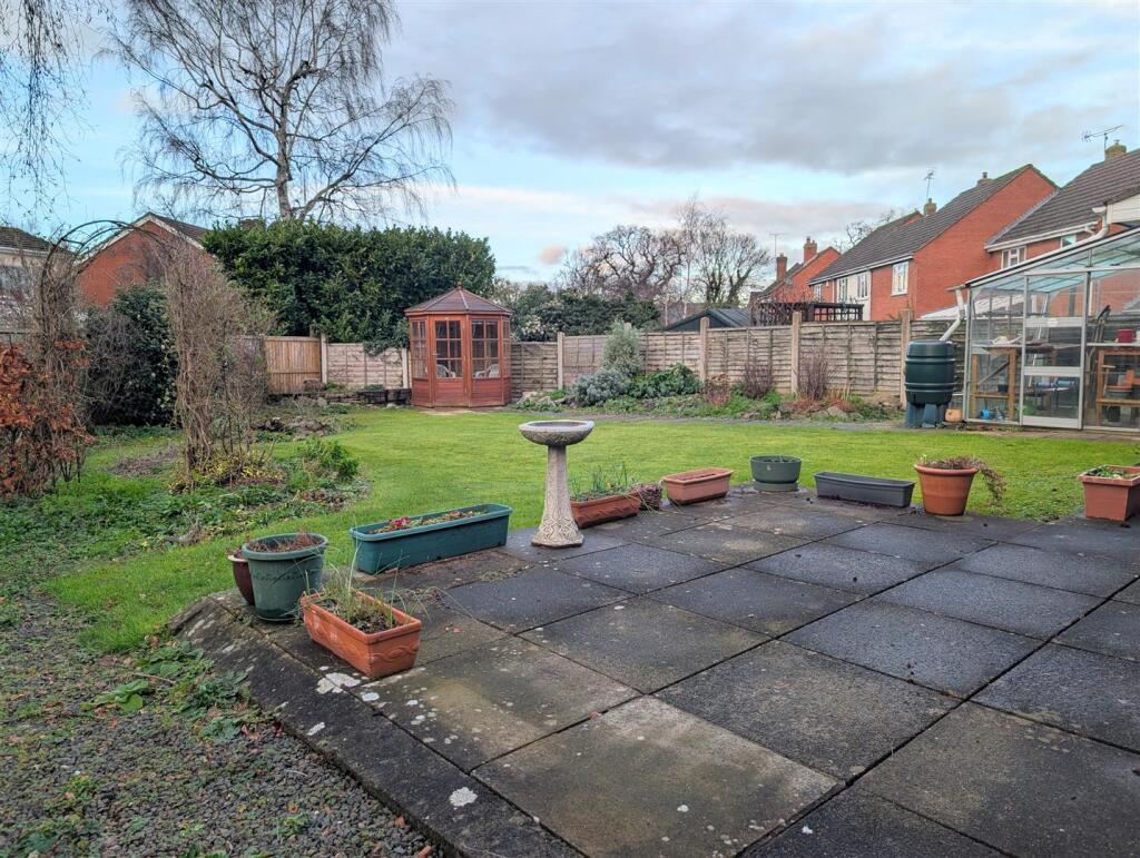 1 Manor Park, Pontesbury, Shrewsbury, SY5 0RH photo 2