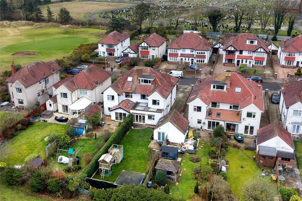 Welwyn Avenue, Ainsdale, Merseyside, PR8 photo 3
