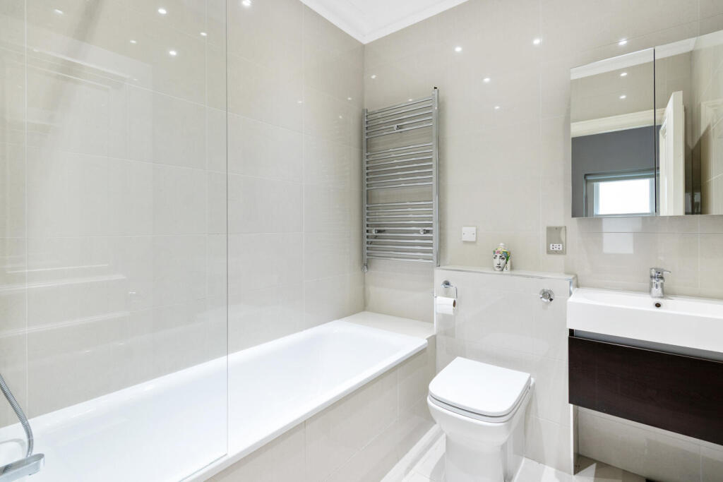Apartment in London - More