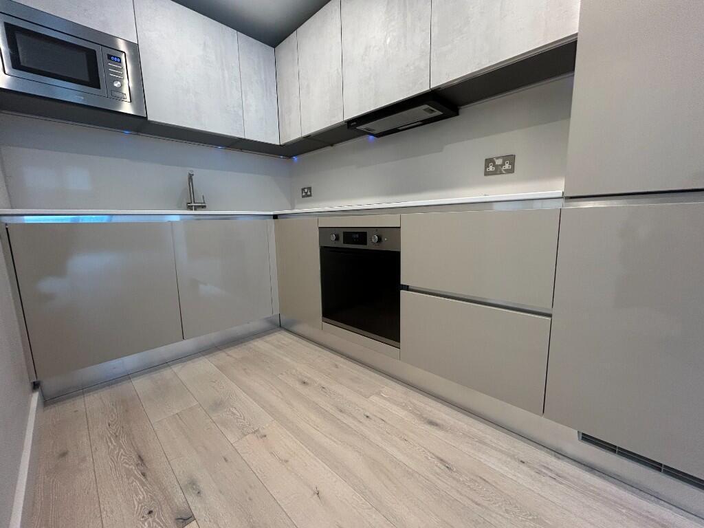 Main image of property: Wokingham Road, Bracknell, Berkshire, RG42