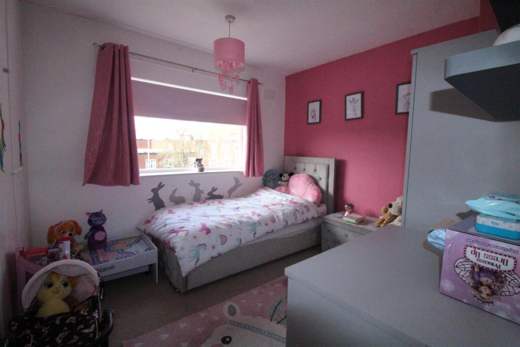 House in Wakefield - View 5