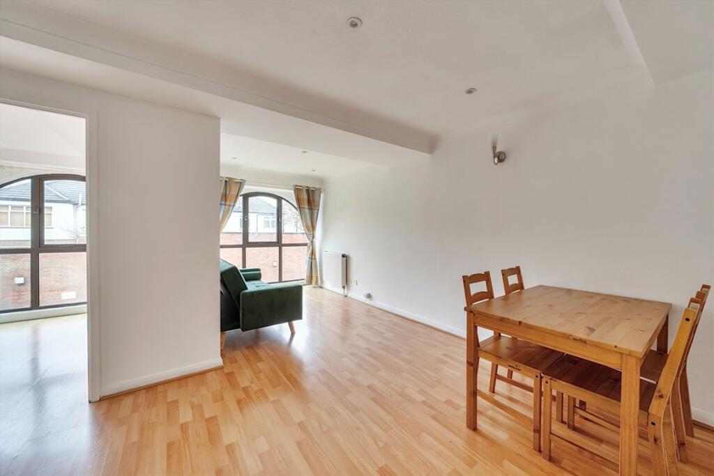 Apartment in Twickenham, Strawberry Hill - View 4