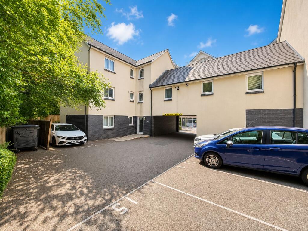 Apartment in Swansea - View 2