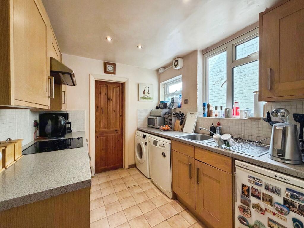 House in Rushmoor, East End, North Town - View 4