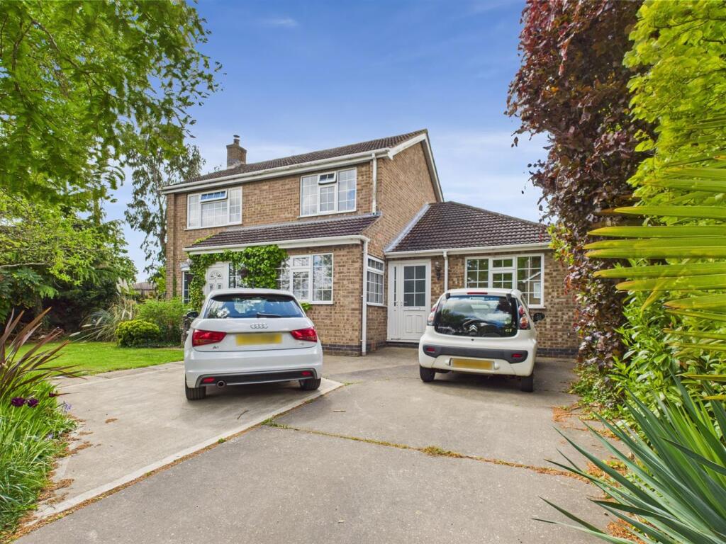 4-bed detached on Rawnsley Close, Alford, £289,995