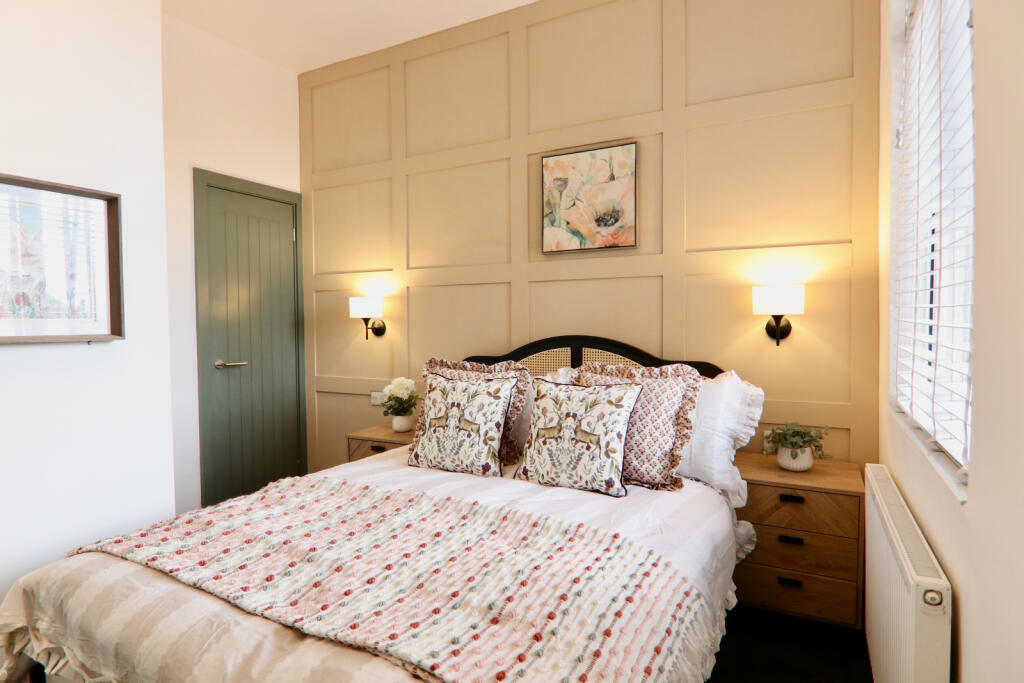 Main image of property: Wakefield, WF1
