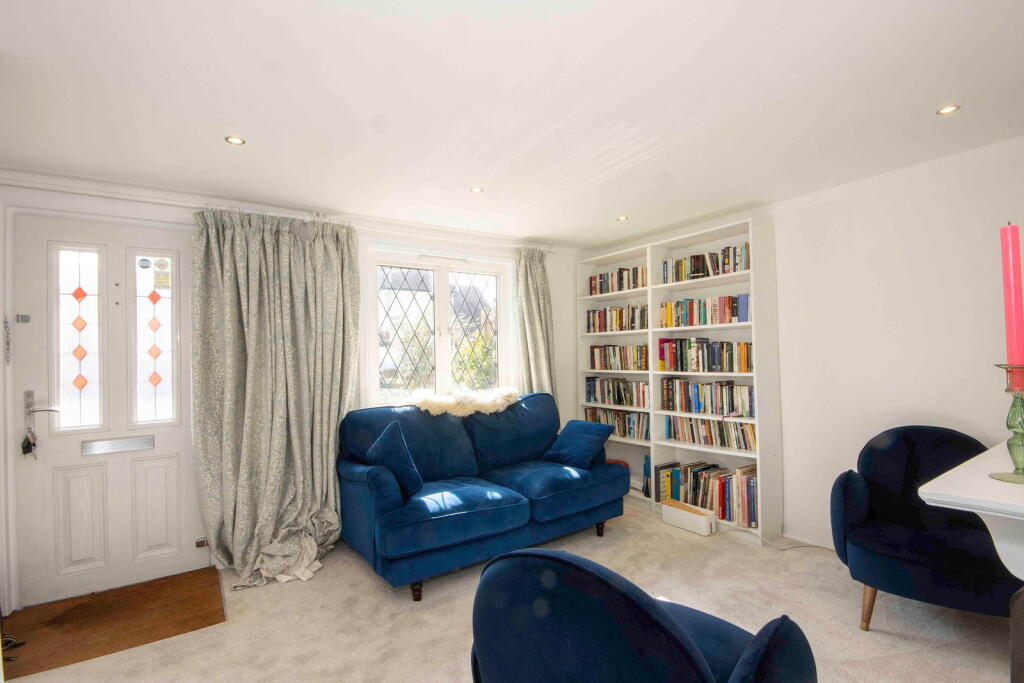 House in Rickmansworth, Chorleywood - View 2