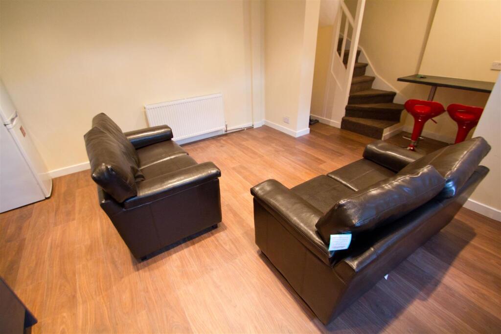 House in Leeds - View 2
