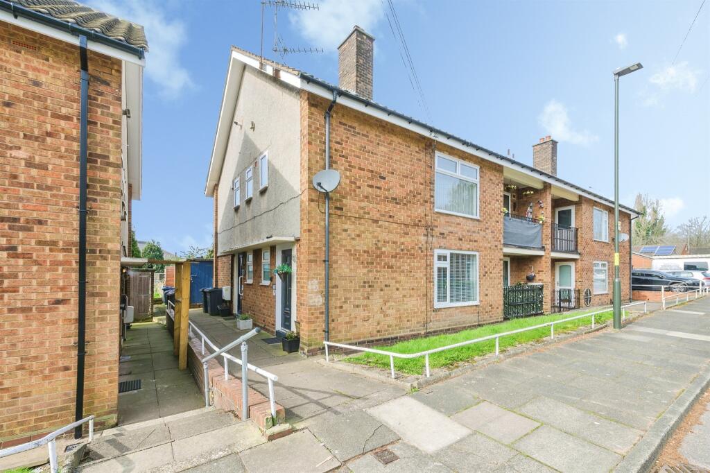 Main image of property: Finsbury Grove, Birmingham