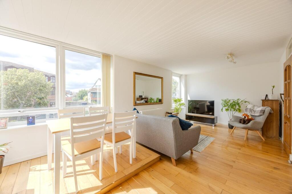 Apartment in Southend-on-Sea, Westcliff-on-Sea - More