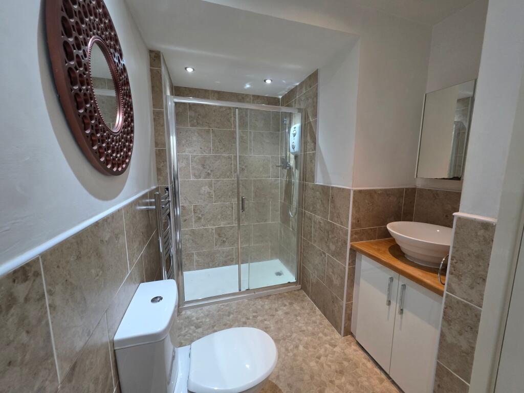 Apartment in Swansea - View 4
