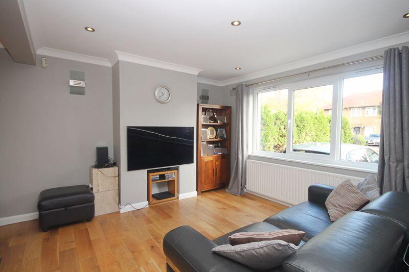 Hicks Avenue, Greenford photo 4