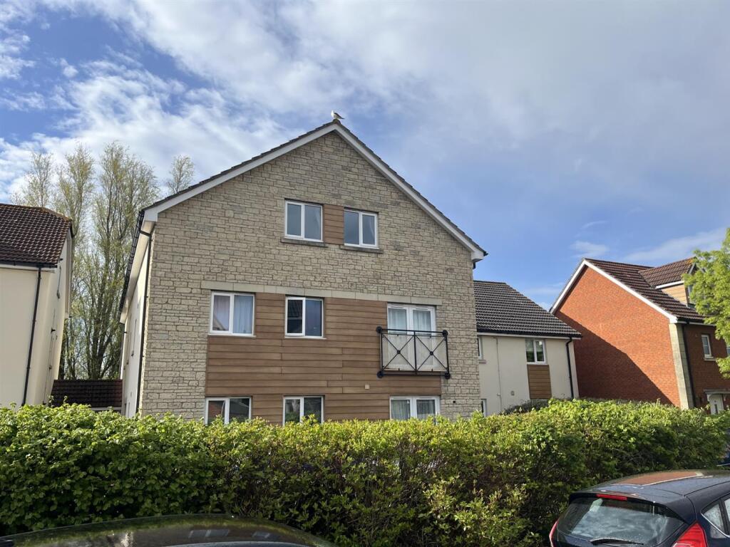 2-bed flat on Moor Gate, Bristol, £224,950