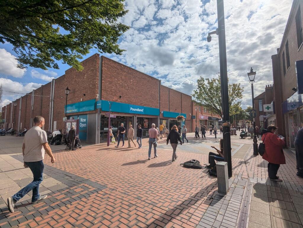 Main image of property: 57-61 Carolgate, Retford, DN22 6EB