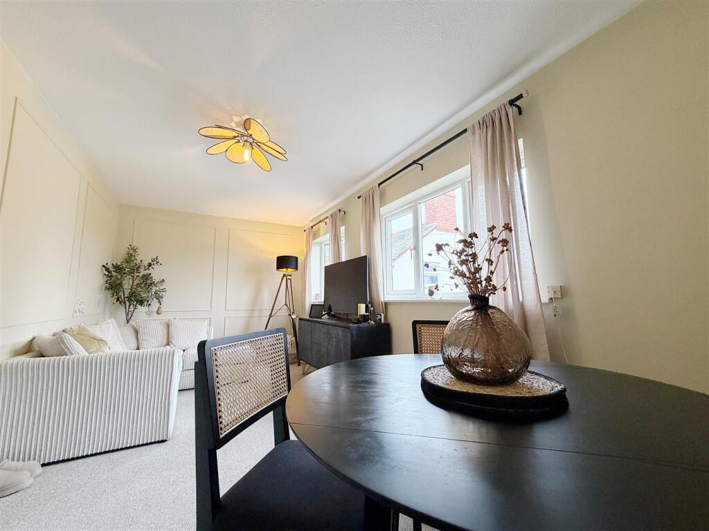 Apartment in Llandudno - More