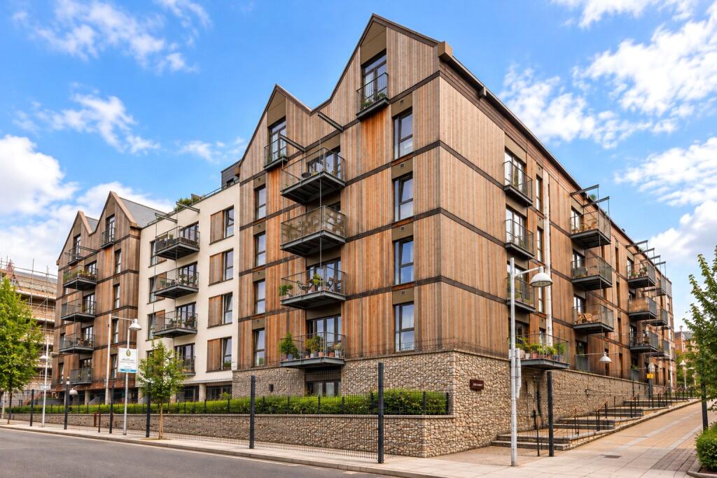 1-bed flat on Rope Walk, Wapping Wharf, Bristol, Somerset, £116,000