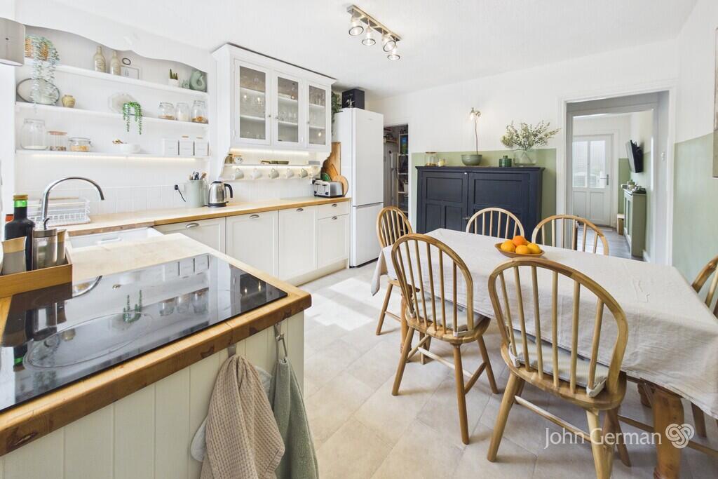House in Stoke-on-Trent - View 5