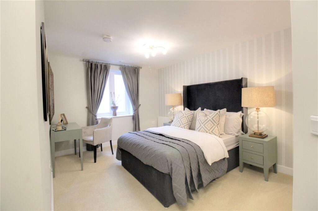 Station Road, Hook, Hamshire, RG27 - View 6