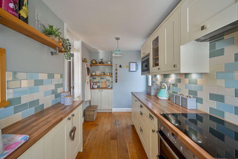 House in South Staffordshire, Great Wyrley - More