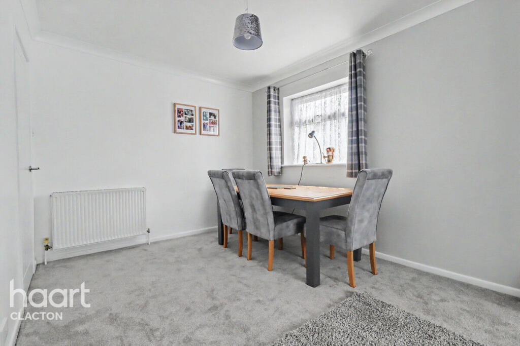 House in Clacton-on-Sea, Jaywick - View 4