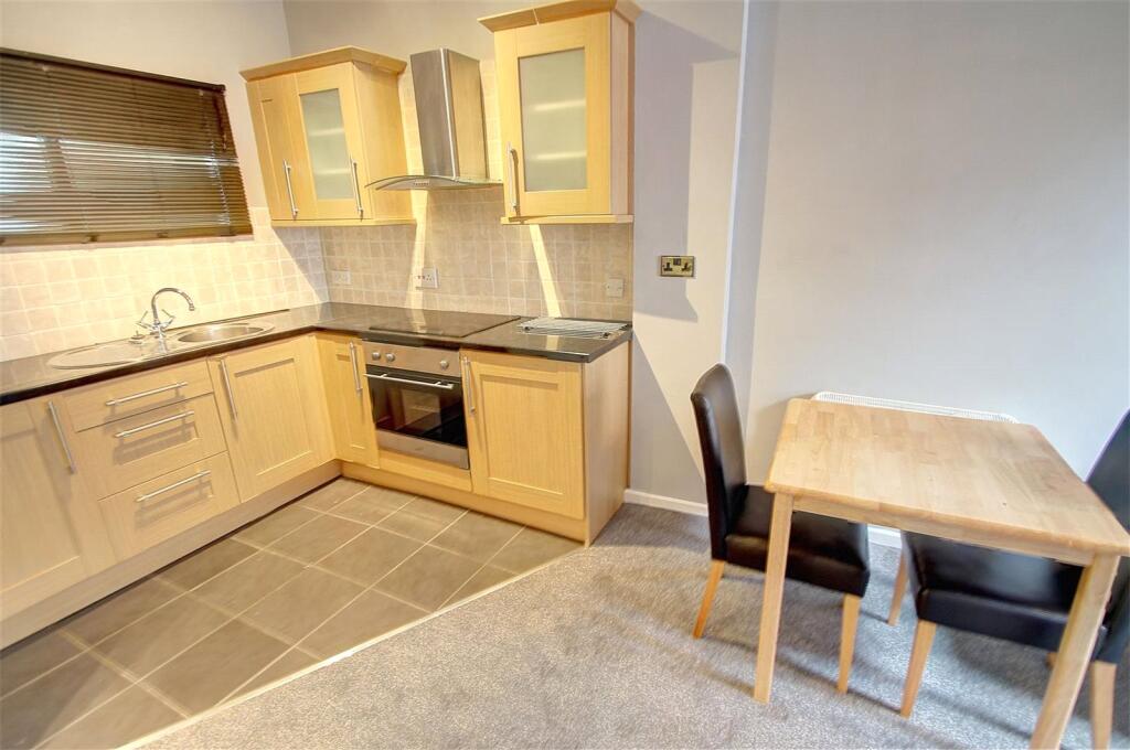 Apartment in Newcastle upon Tyne - View 3