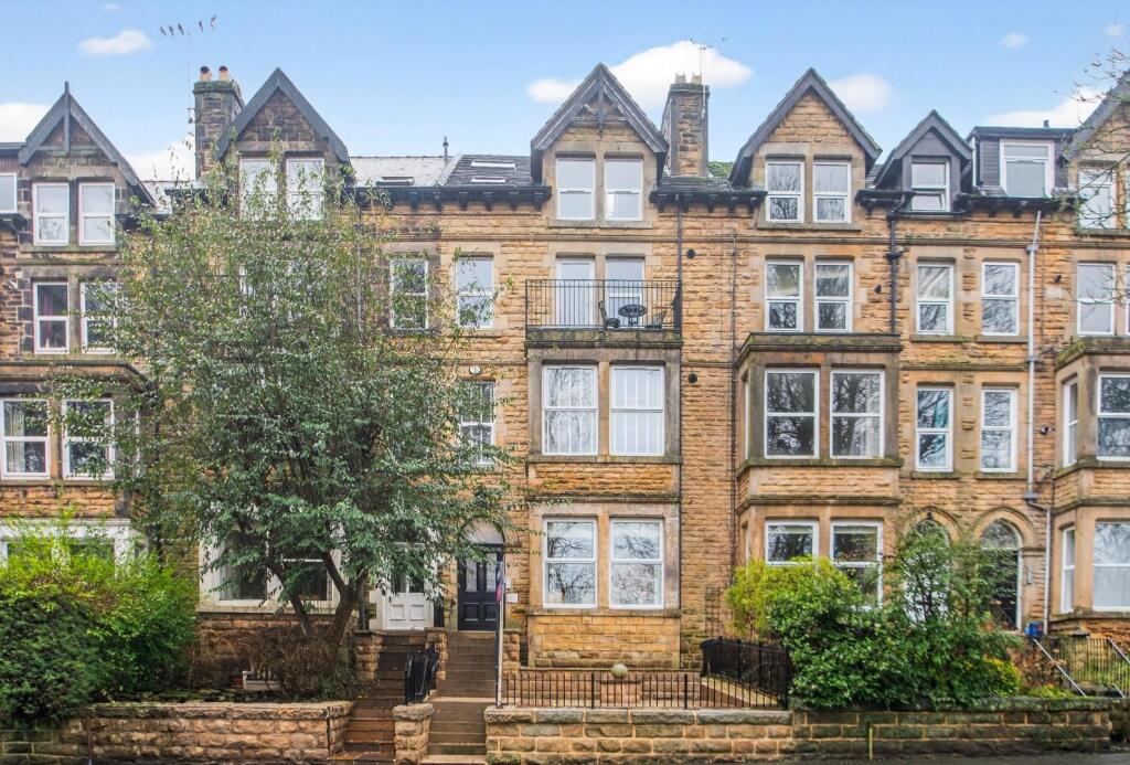 2-bed house on Valley Drive, Harrogate, £300,000