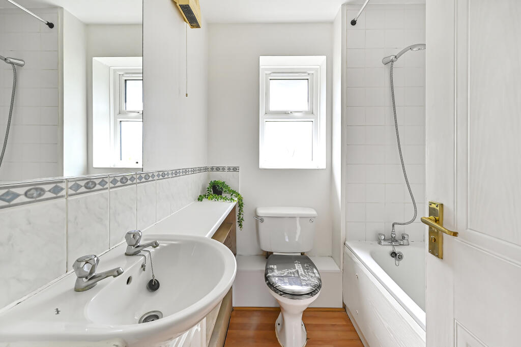 Apartment in London - More