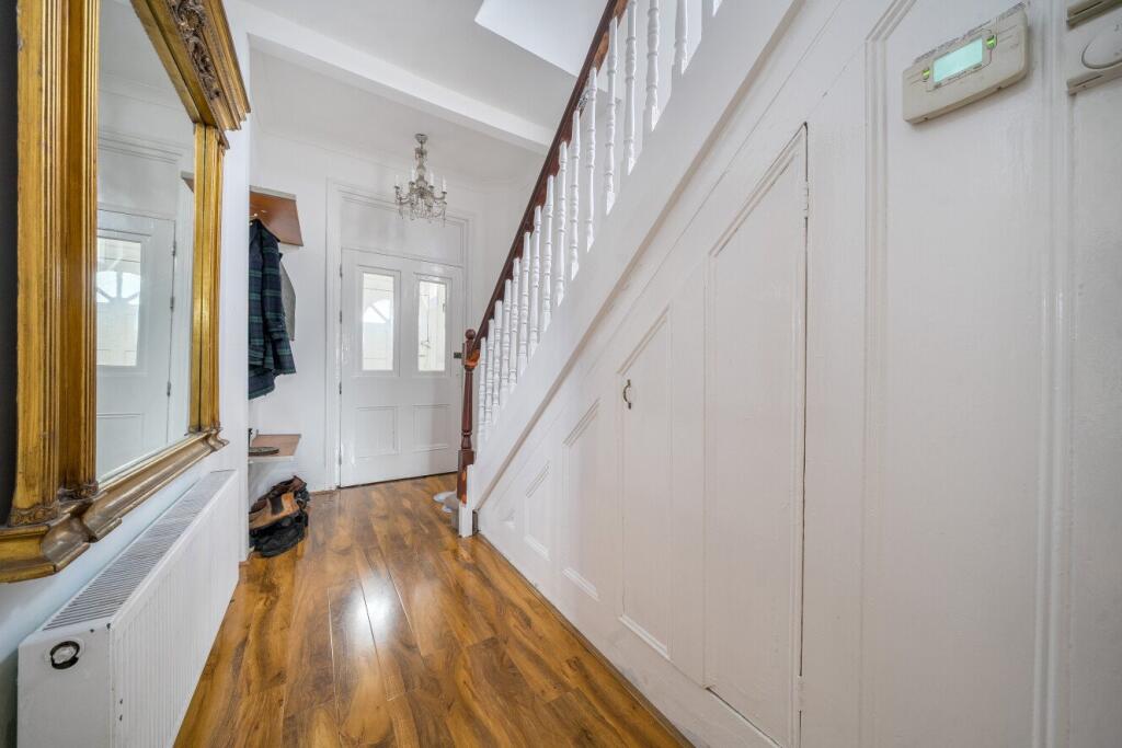 House in London - View 5
