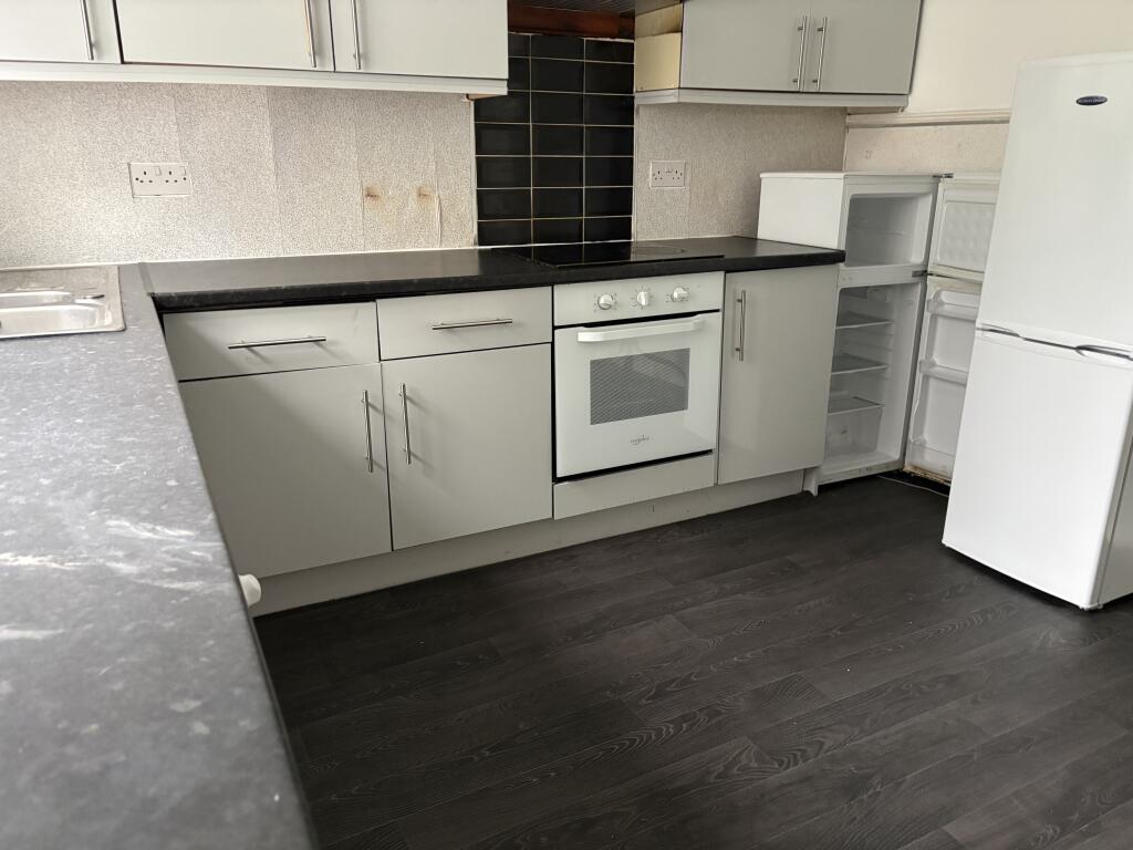 13 Cliff Terrace, Treforest, Pontypridd, Rhondda Cynon Taff CF37 1RF photo 5