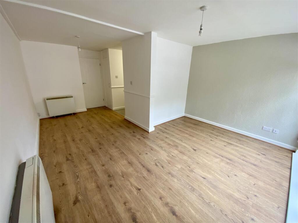 Apartment in Blaby, Stoney Stanton - View 4