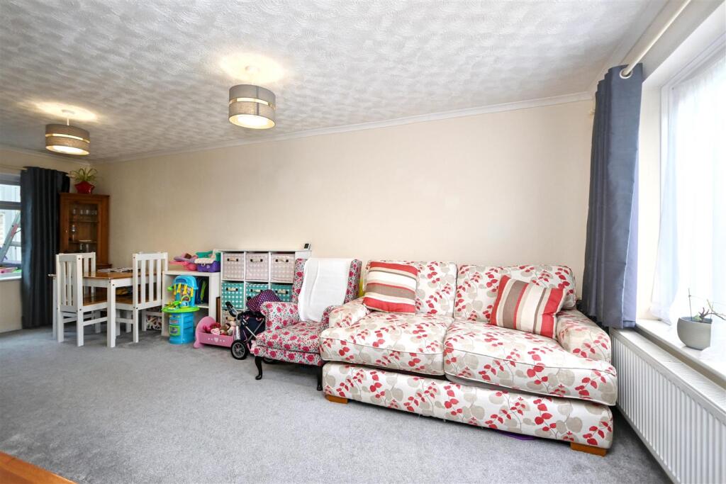 Etchingham Road, Eastbourne photo 5