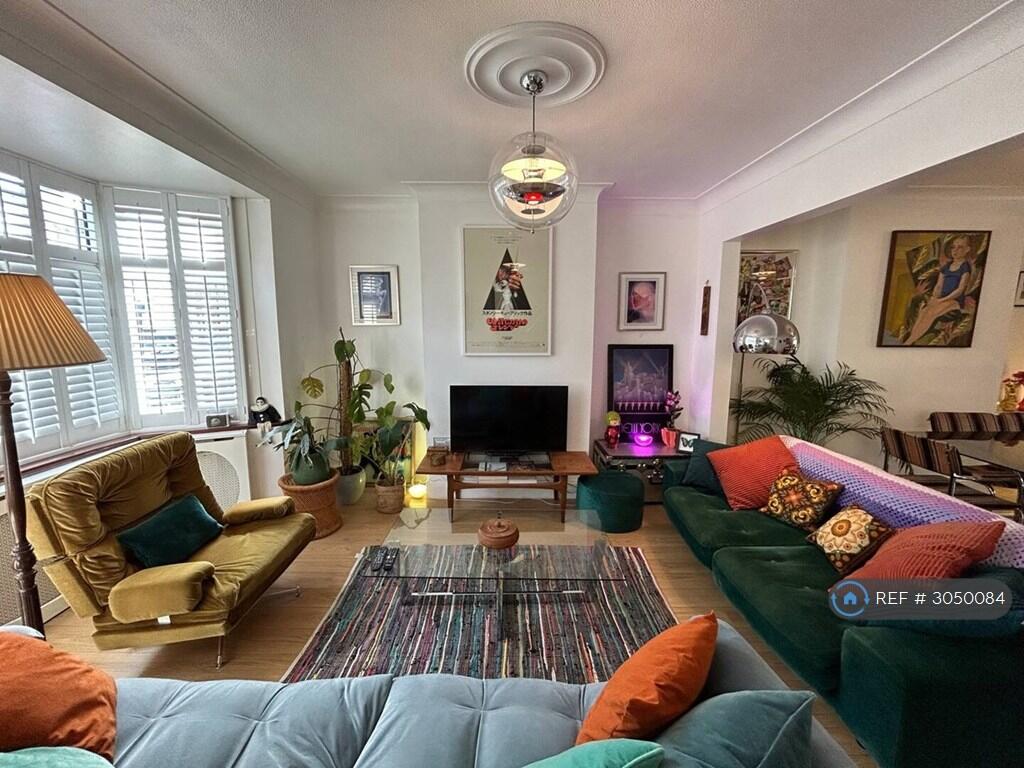Main image of property: Bridge End, London, E17