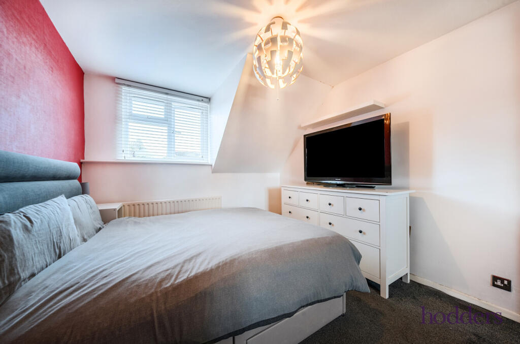 Addlestone, Surrey, KT15 photo 4