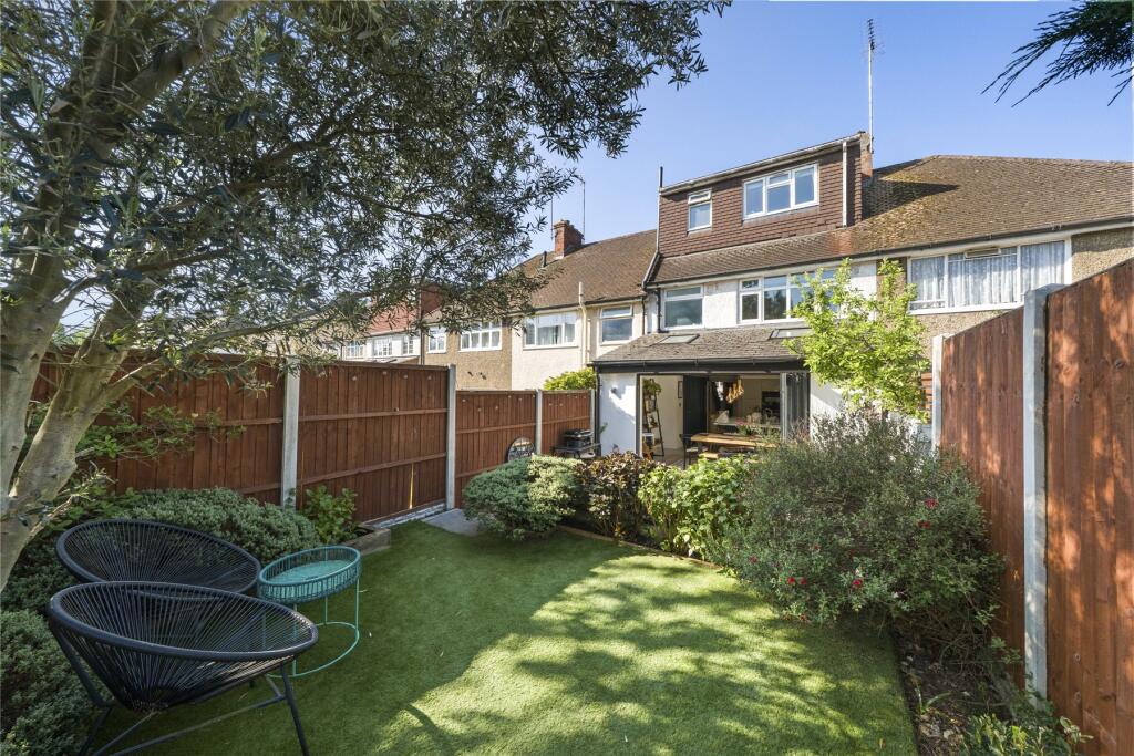 House in Elmbridge, Cobham - More