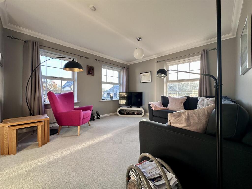 69 Forum WayKingsnorthAshfordKent photo 2