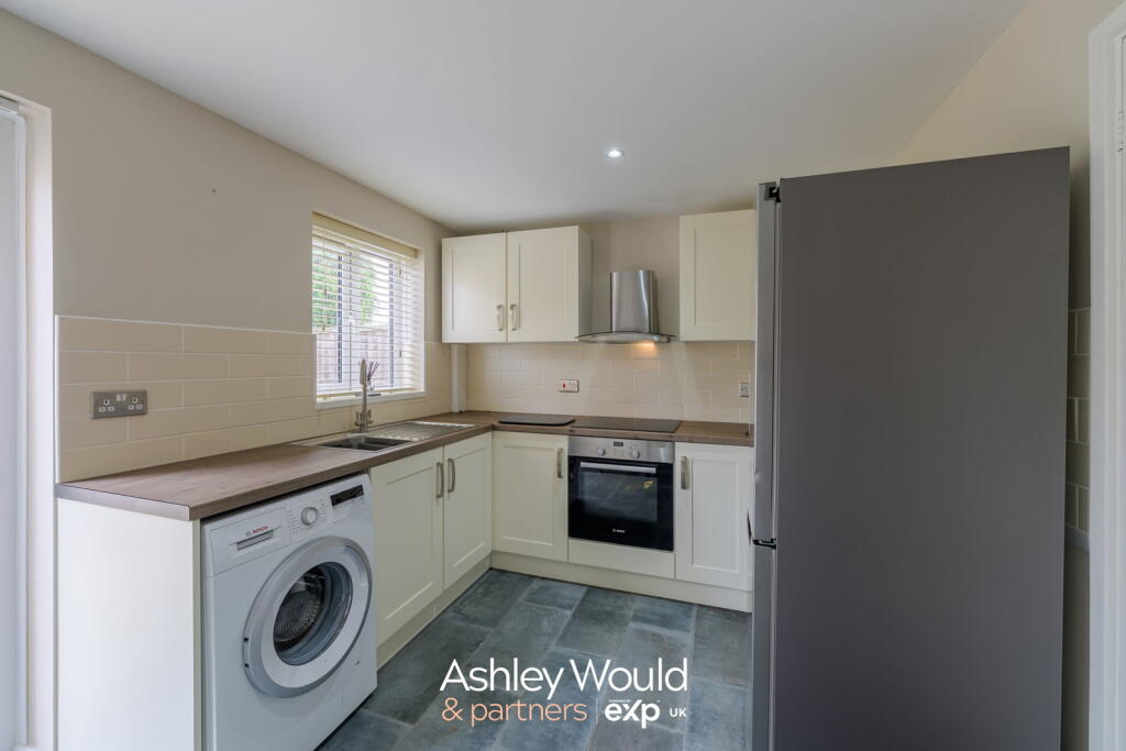 House in Dudley, West Midlands - View 4
