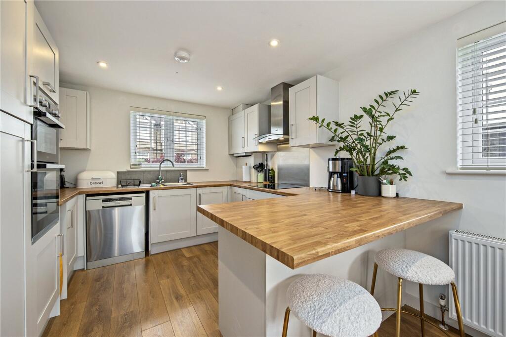 Cross Street, Hampton Hill - View 6