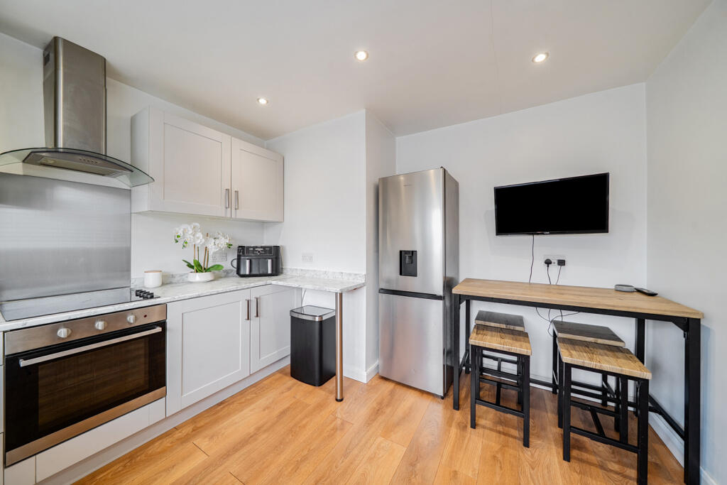 Apartment in London - View 5