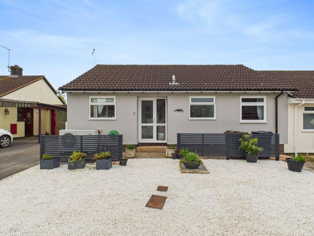 2-bed bungalow on 7, Nymet Avenue, £280,000