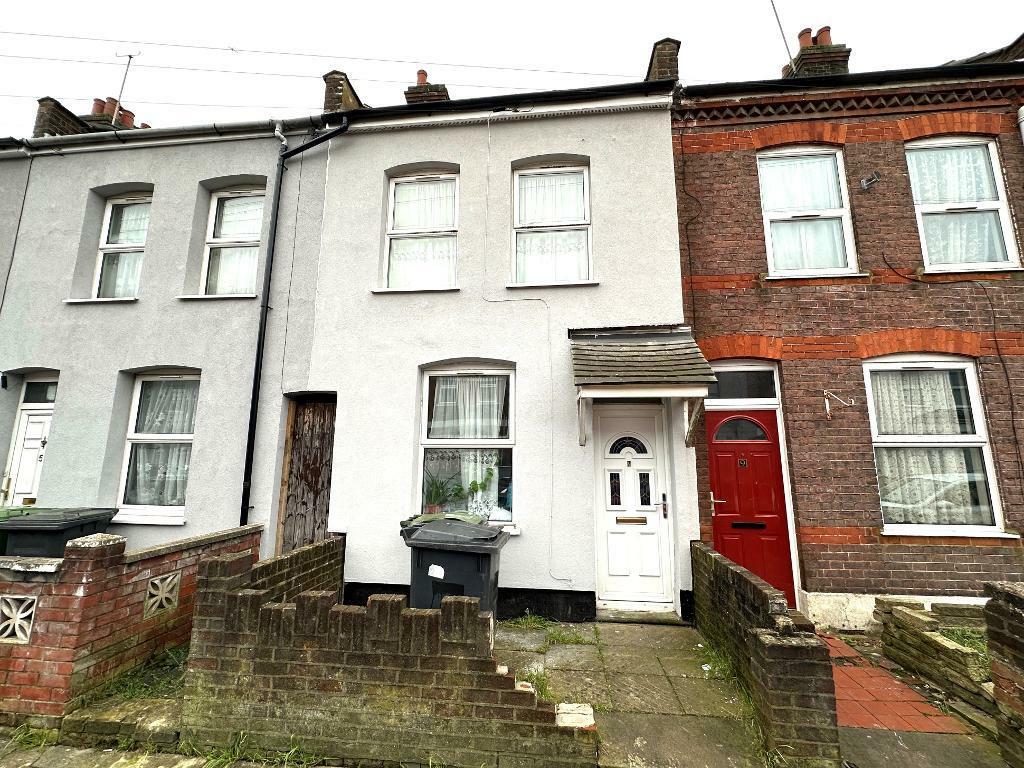 Main image of property: Malvern Road, Dallow, Luton, Bedfordshire, LU1 1LG