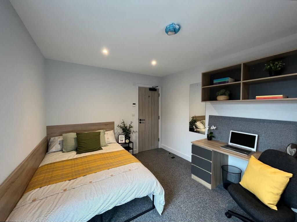 Apartment in Broxtowe, Beeston - View 2