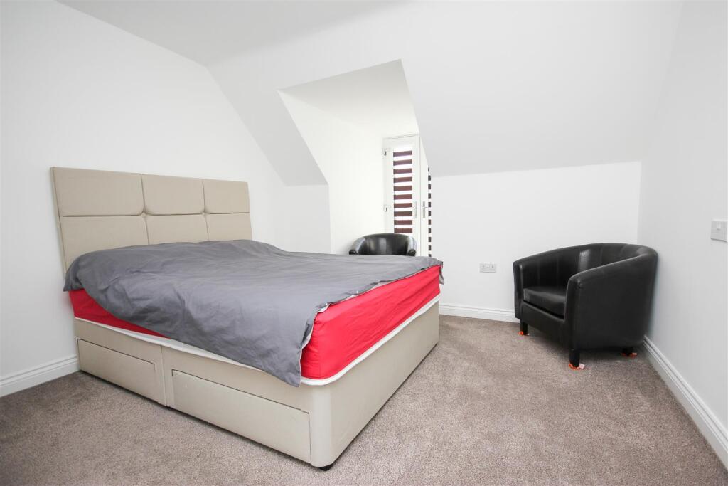 House in Northampton, Wellingborough - View 5